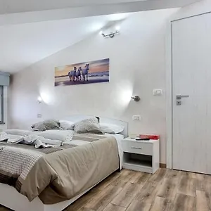  Appartamento Guest Mandra 12 E 13
